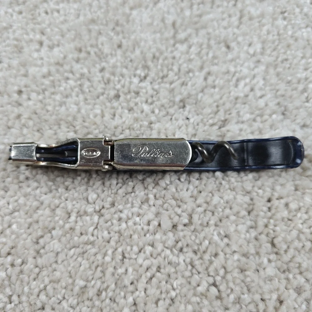 Pulltap's Wine Opener Blue Carmela Vineyards Waiter Corkscrew Foil‎ Cutter